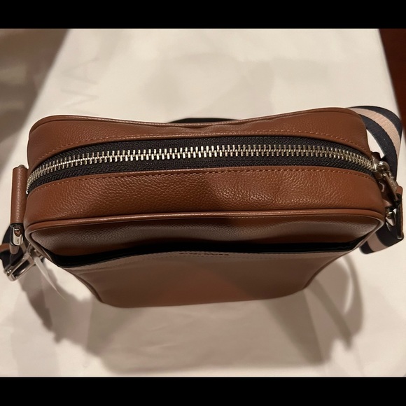 Brand New Brown Coach Flight Bag. - Picture 3 of 4